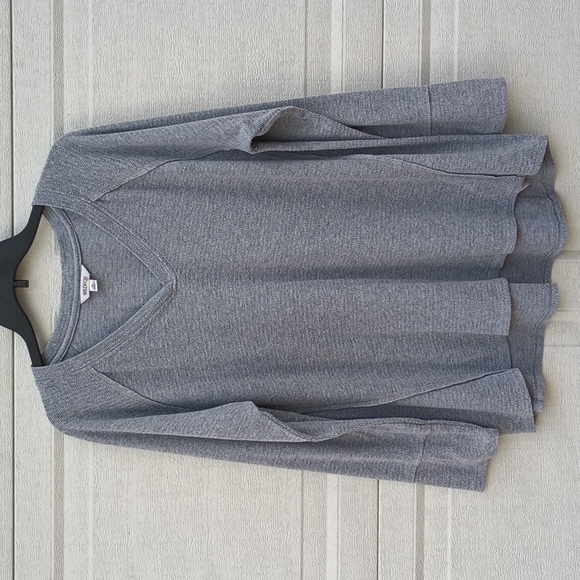 Wildfox Haley Gray Brushed Super Soft V Neck Sweater Top Athleisure Size XL - Picture 2 of 7